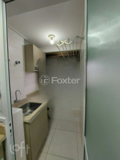 Image 9 - 878744