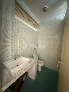 Image 3 - 878930