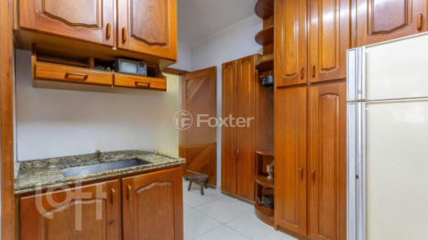 Image 39 - 878958