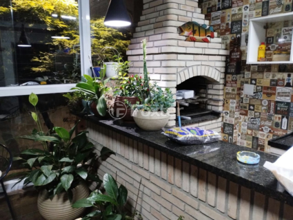 Image 7 - 879013