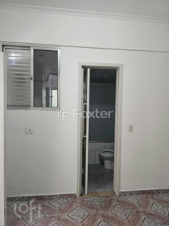 Image 8 - 879180