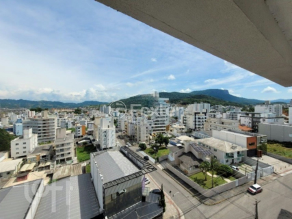Image 17 - 879254