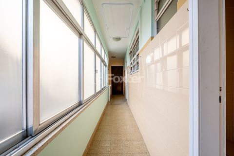 Image 23 - 879277