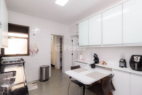 Image 39 - 879320