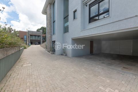 Image 32 - 879321
