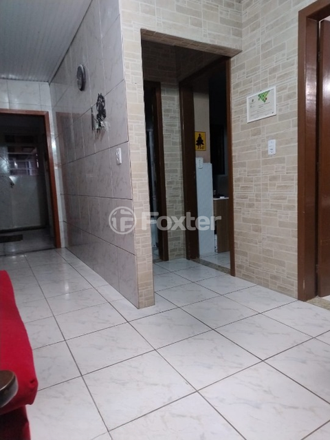 Image 4 - 879341