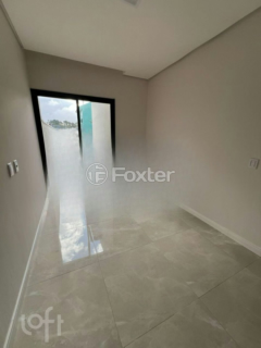Image 6 - 879366