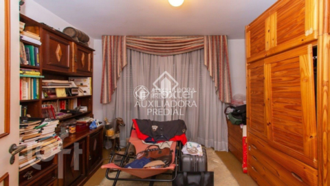 Image 10 - 879383