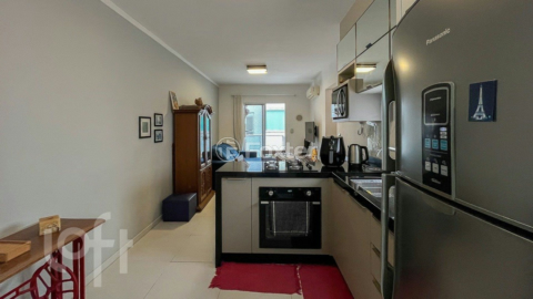 Image 5 - 879457