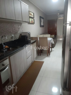 Image 7 - 879537
