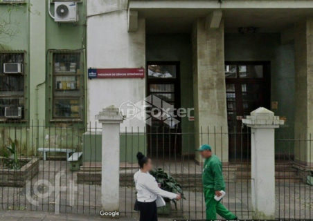 Image 15 - 879542