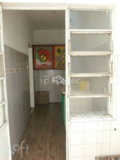 Image 7 - 879542