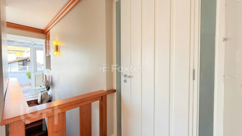 Image 5 - 879567