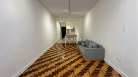 Image 1 - 879585