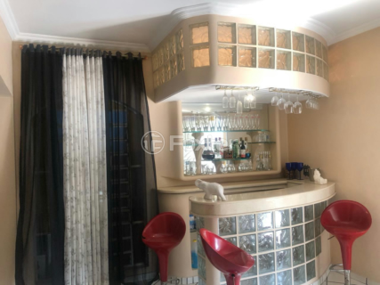 Image 7 - 879672