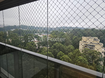 Image 4 - 879676