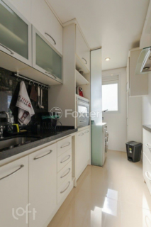 Image 7 - 879680
