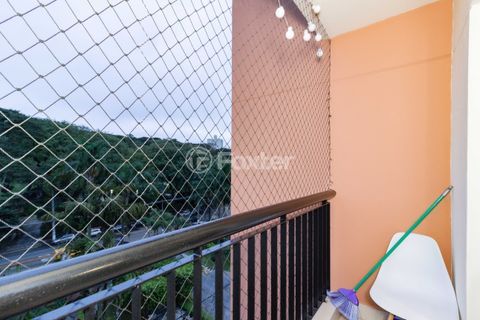 Image 4 - 879689