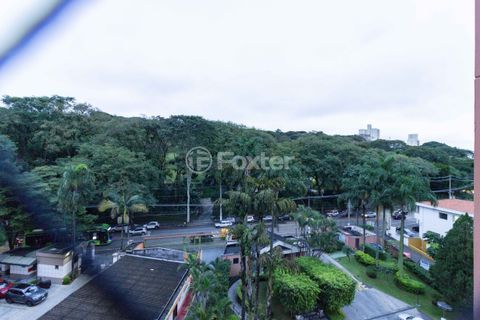 Image 5 - 879689