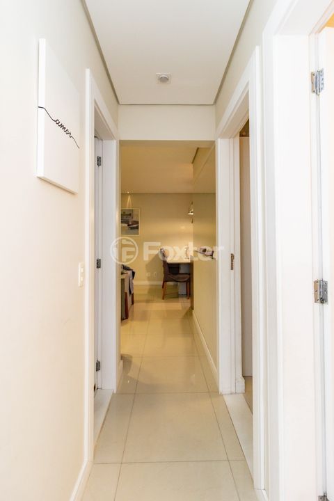 Image 22 - 879689