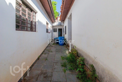 Image 6 - 879719
