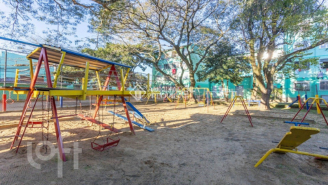Image 20 - 879739