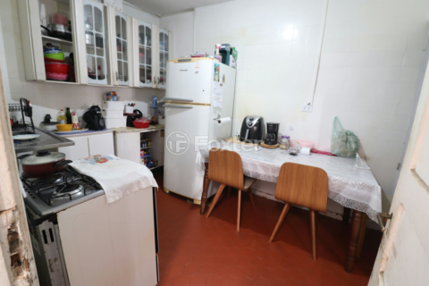 Image 4 - 879836