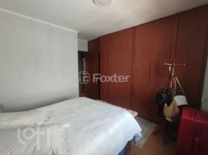 Image 7 - 879854