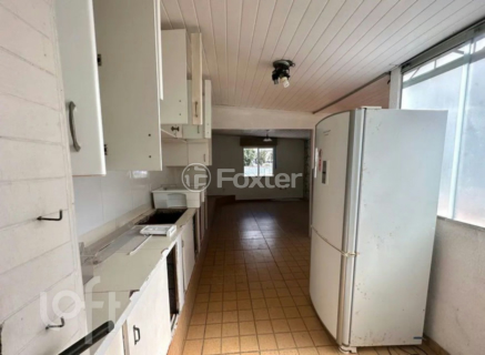 Image 17 - 879865