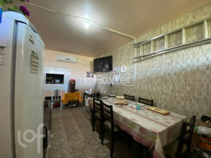 Image 6 - 879882
