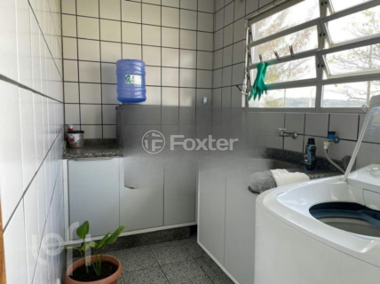 Image 9 - 879898