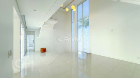 Image 8 - 879932