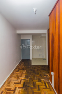 Image 3 - 880046
