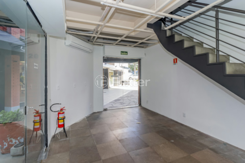 Image 3 - 880201