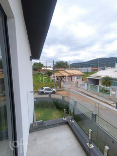 Image 7 - 880203
