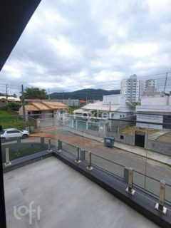 Image 9 - 880203