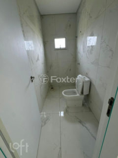 Image 10 - 880317