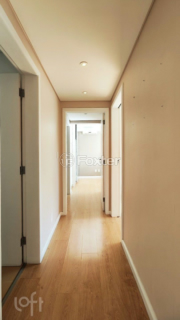 Image 5 - 880347
