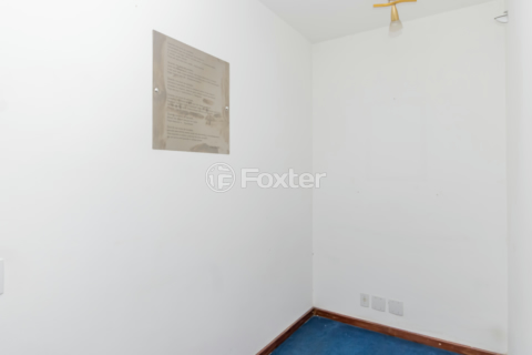 Image 7 - 880358