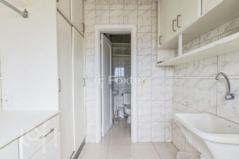 Image 8 - 880402