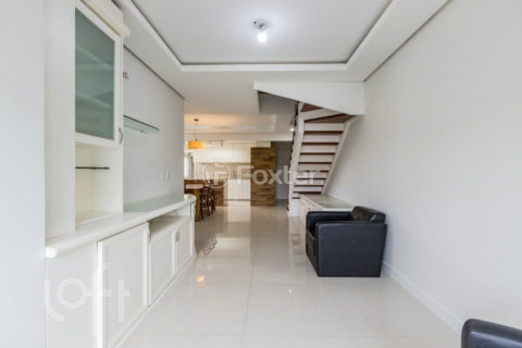 Image 6 - 880402