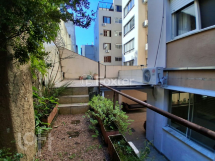 Image 24 - 880464