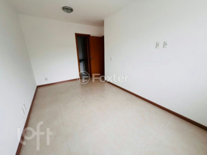Image 17 - 880525