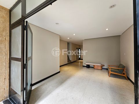 Image 74 - 880546