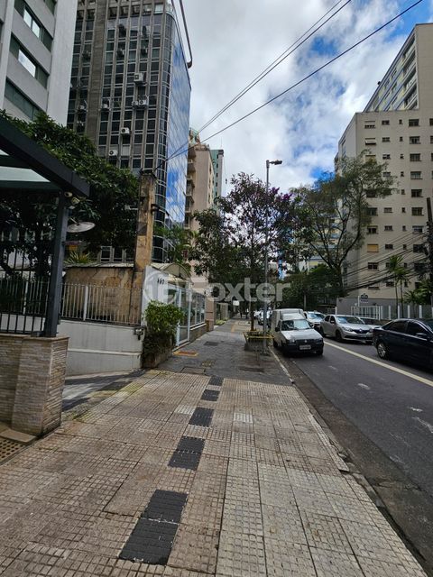 Image 107 - 880546