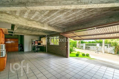Image 7 - 880670