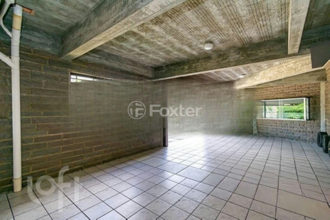 Image 8 - 880670