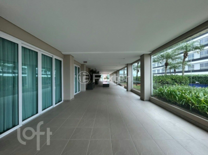 Image 24 - 880680