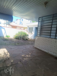 Image 6 - 880713