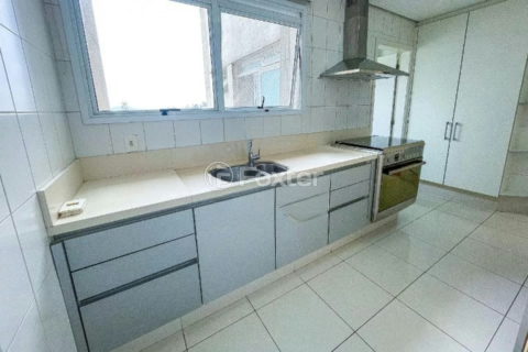 Image 7 - 880855